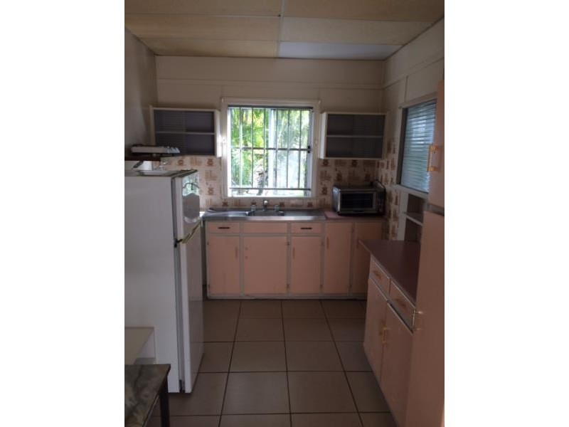 8/246 William Street, Allenstown QLD 4700